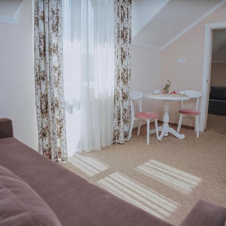 Hotel&Restaurant Premium Club Яремча Экстерьер фото