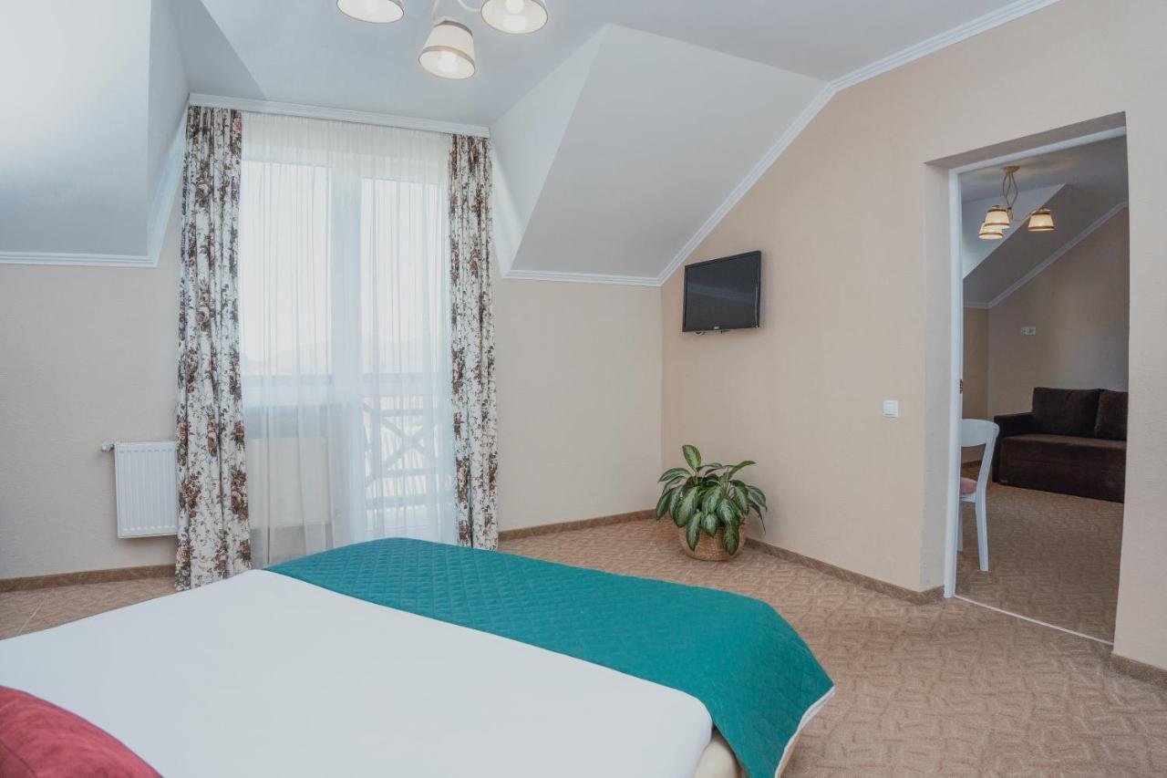 Hotel&Restaurant Premium Club Яремча Экстерьер фото