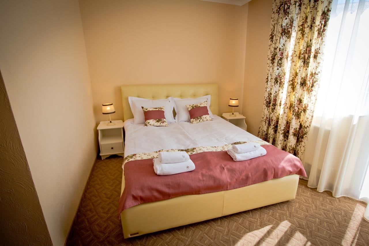 Hotel&Restaurant Premium Club Яремча Экстерьер фото