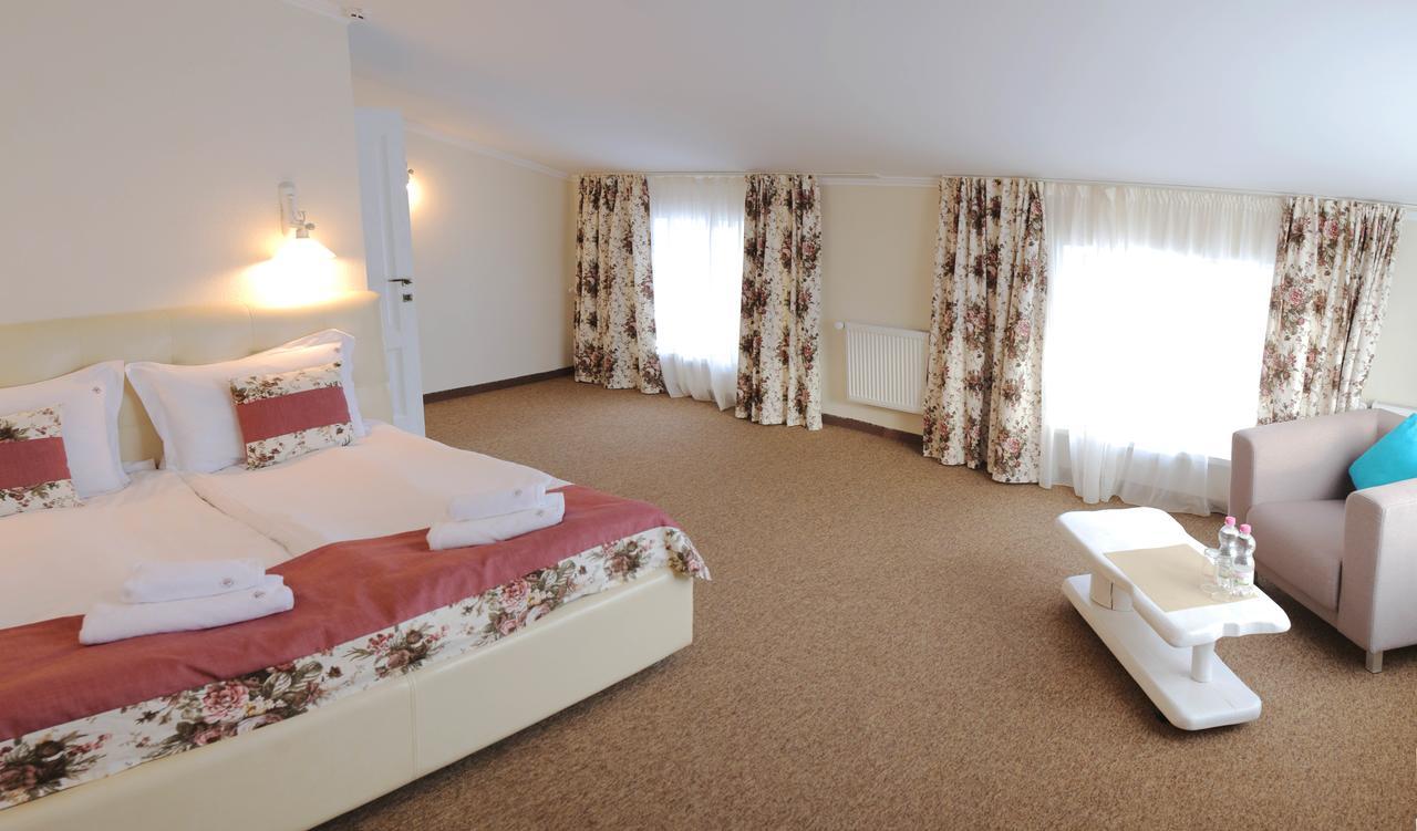 Hotel&Restaurant Premium Club Яремча Экстерьер фото