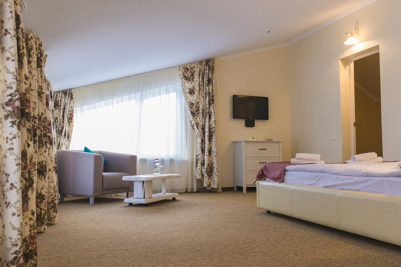 Hotel&Restaurant Premium Club Яремча Экстерьер фото